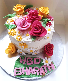 Fresh cream birthday cakes in Bedford and Milton Keynes, vegetarian and Halal