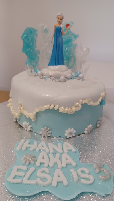 Fresh cream birthday cakes in Bedford and Milton Keynes, vegetarian and Halal