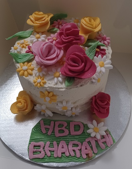 Fresh cream birthday cakes in Bedford and Milton Keynes, vegetarian and Halal